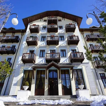 Apartament In *